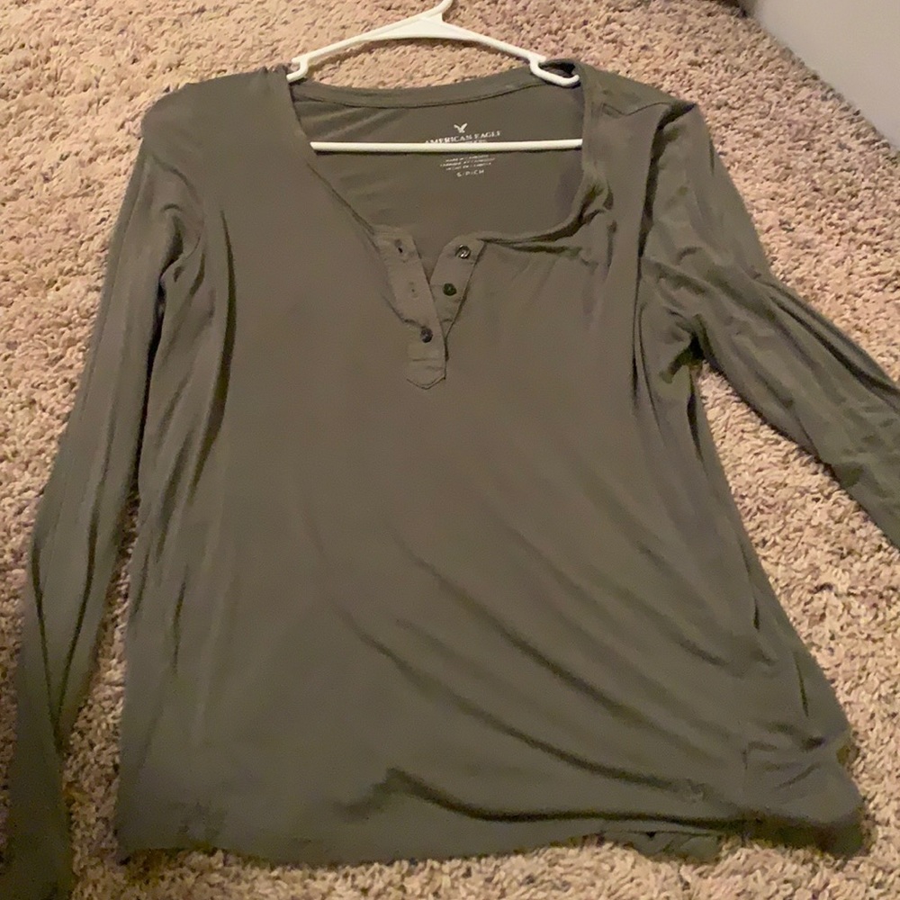 Green long sleeve t shirt. Super comfy!